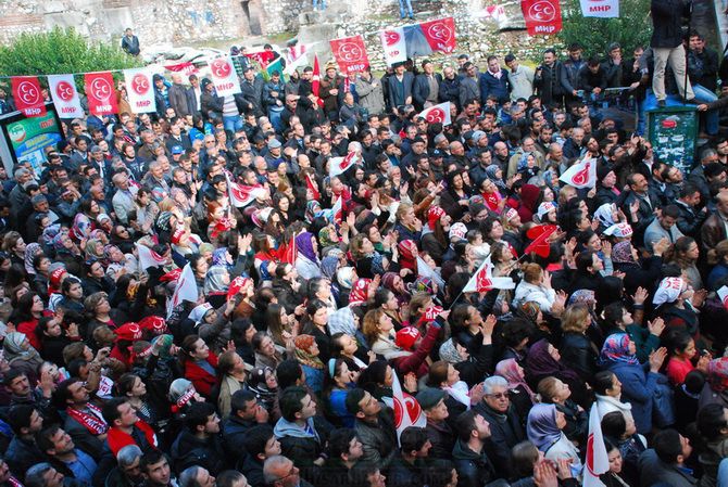 MHP LİDERi DEVLET BAHÇELİ AKHİSARLILAR İLE BULUŞTU